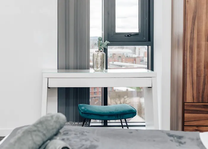 Luxury 2 Bedroom Apartment, Broad Street Birmingham