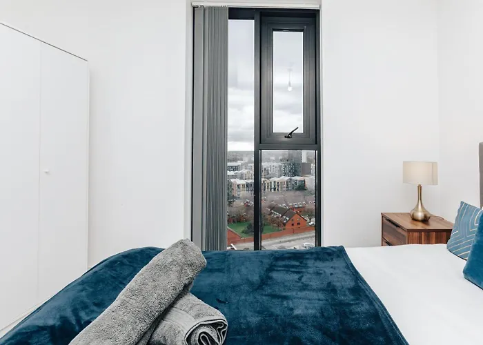 Luxury 2 Bedroom Apartment, Broad Street Birmingham